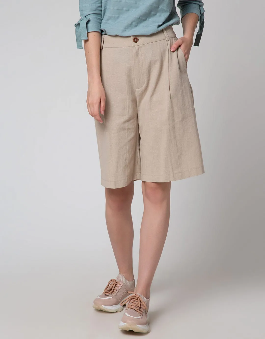 Connexion Bermuda Pants Plain Look