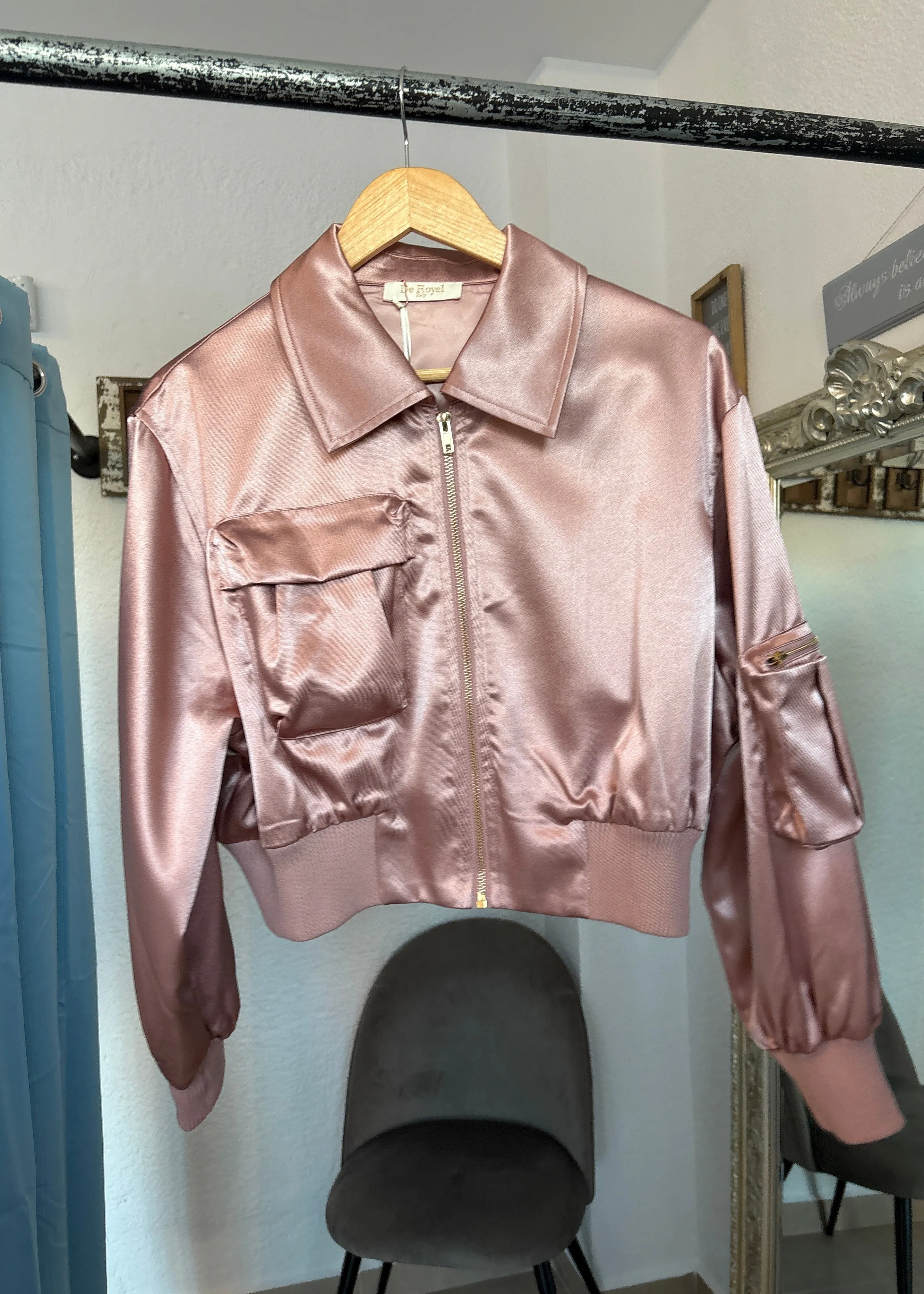 Cropped collar bomber
